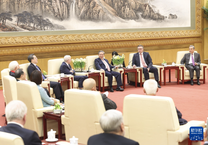 李強総理「中国は世界各地の英才を歓迎」