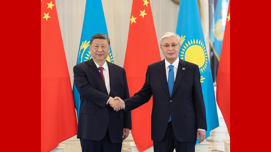習主席　カザフスタンのトカエフ大統領と会談