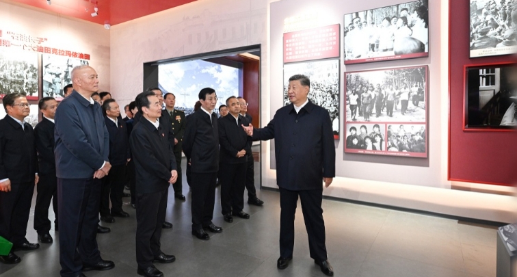 習主席 新疆ウイグル自治区成立70周年成果展を視察