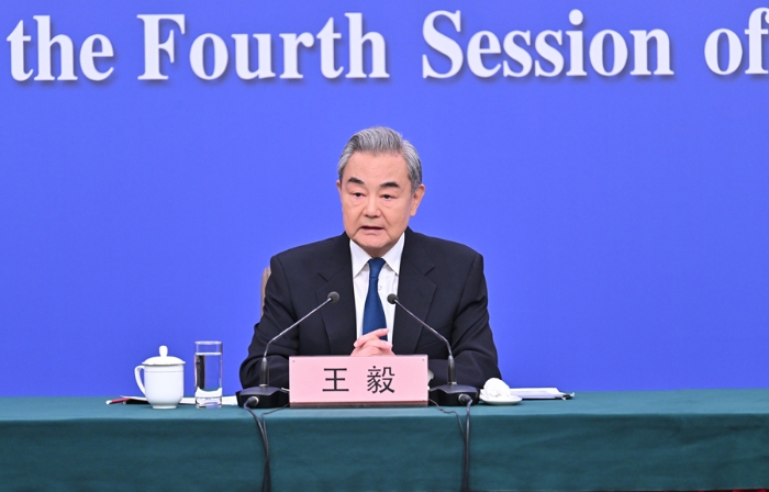 【王毅外交部部長記者会見】中国外交は世界的な混乱の中でかけがえのない中核的存在